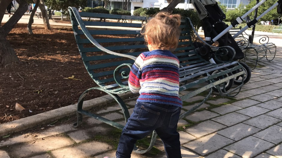 DA8E53D8-246D-4D77-BD85-949F0FCCBA95